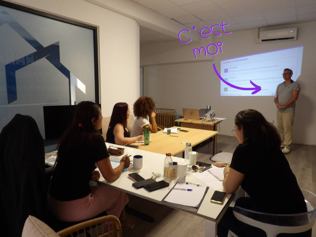 Clément en formation marketing digital à La Réunion